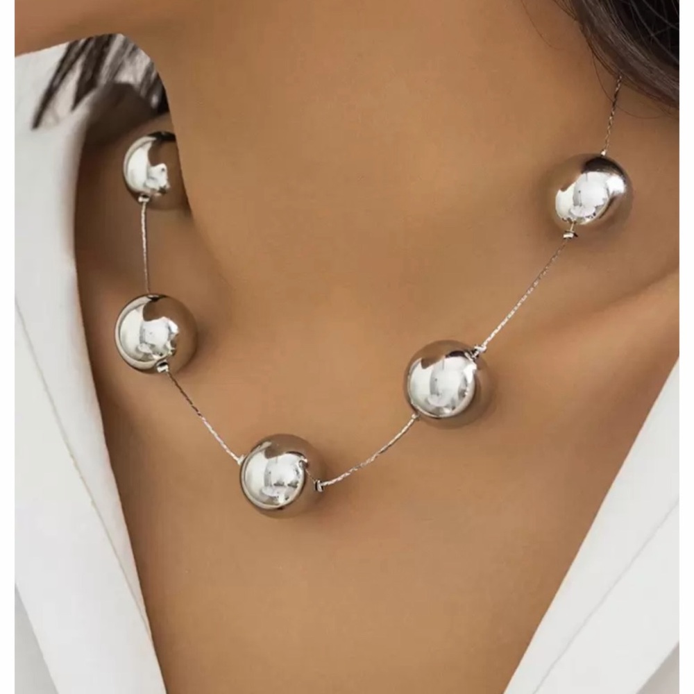 LAST 1! Silver Tone Large Exaggerated Silver Faux Pearl Necklace!